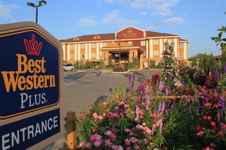 фото отеля BEST WESTERN PLUS Blanco Luxury Inn & Suites
