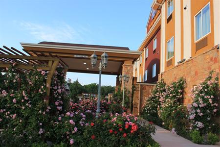 фото отеля BEST WESTERN PLUS Blanco Luxury Inn & Suites