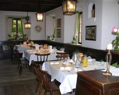 фото отеля Hotel Gasthof Zur Post St. Gilgen
