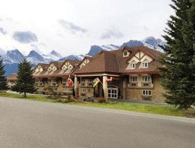 фото отеля Ramada Inn & Suites Canmore