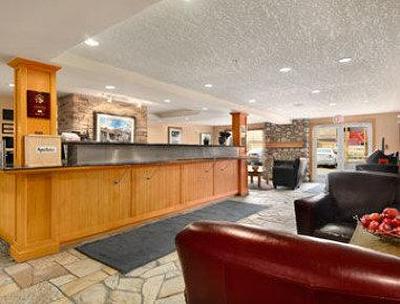 фото отеля Ramada Inn & Suites Canmore