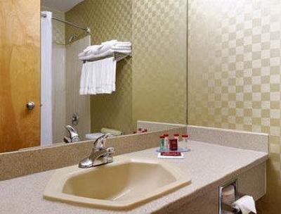 фото отеля Ramada Inn & Suites Canmore