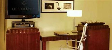 фото отеля Diplomatic Park Suites