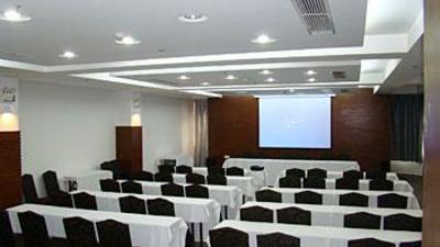 фото отеля Newstay Vogue Hotel
