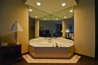 фото отеля BEST WESTERN PLUS Trail Lodge Hotel & Suites