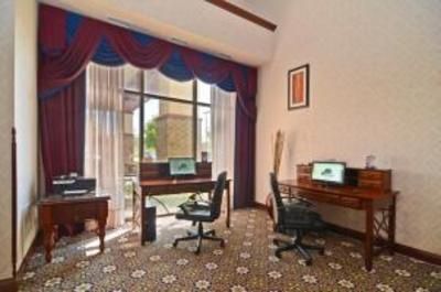 фото отеля BEST WESTERN PLUS Trail Lodge Hotel & Suites