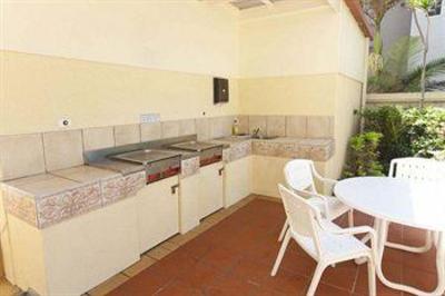 фото отеля Surf Regency Apartments