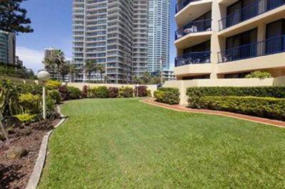 фото отеля Surf Regency Apartments