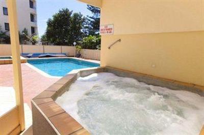 фото отеля Surf Regency Apartments