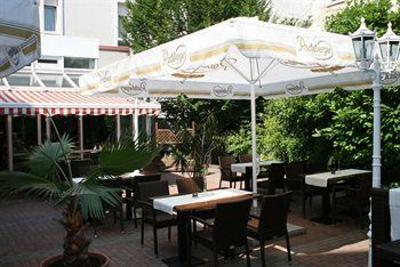фото отеля Ramada Treff Page Hotel