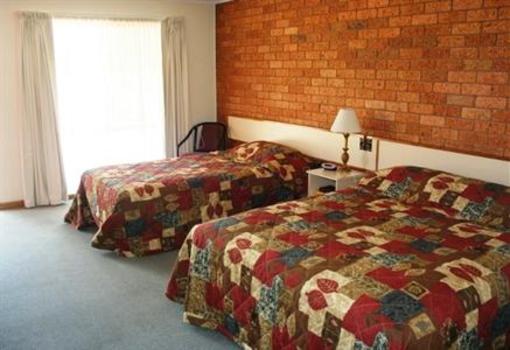 фото отеля Newell Motor Inn