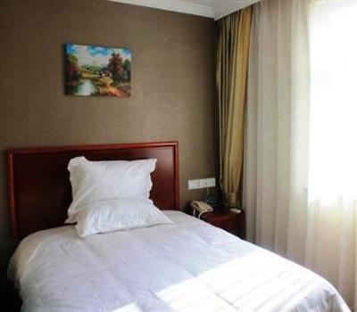 фото отеля Green Tree Inn Yixing Coach Station Express Hotel
