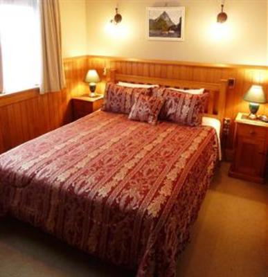 фото отеля Te Anau Lodge