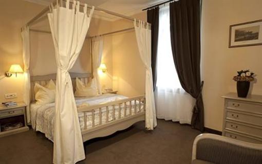 фото отеля Villa Helvetia Merano