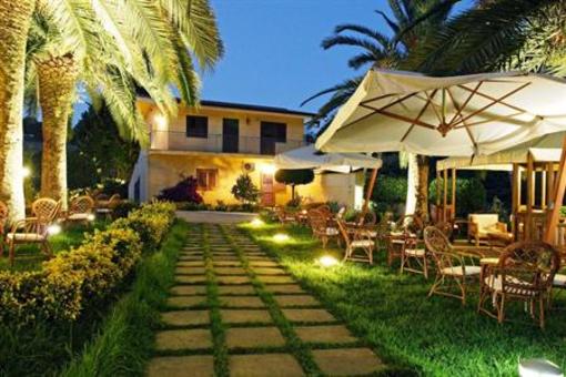 фото отеля Il Borgo sul Lago Pizzo