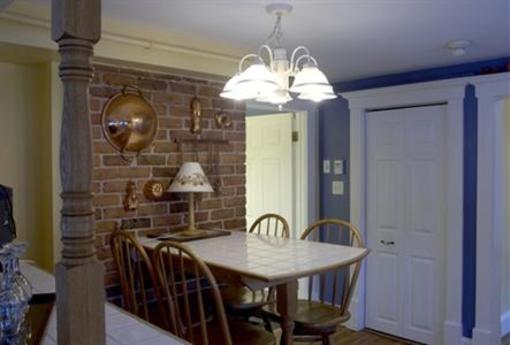 фото отеля Leaside Manor