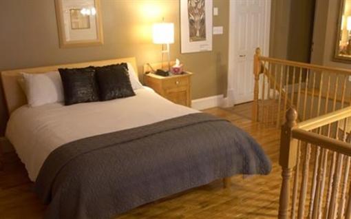 фото отеля Leaside Manor