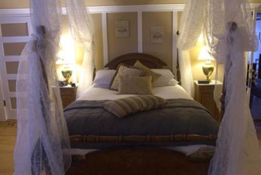 фото отеля Leaside Manor