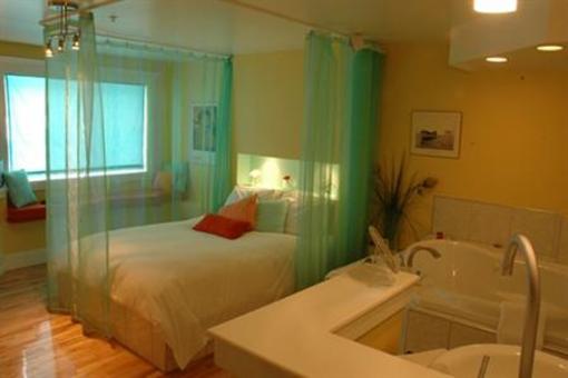 фото отеля Leaside Manor