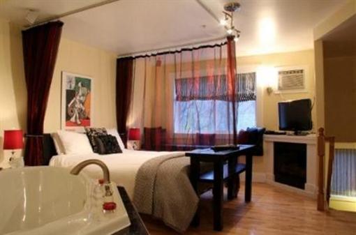 фото отеля Leaside Manor