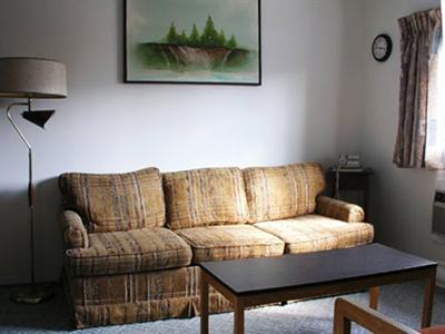 фото отеля Cozy Pines Motel Castlegar