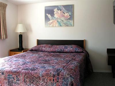 фото отеля Cozy Pines Motel Castlegar