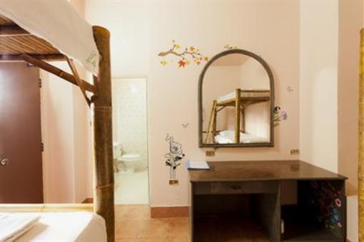 фото отеля Baan Nitra Guesthouse Patong
