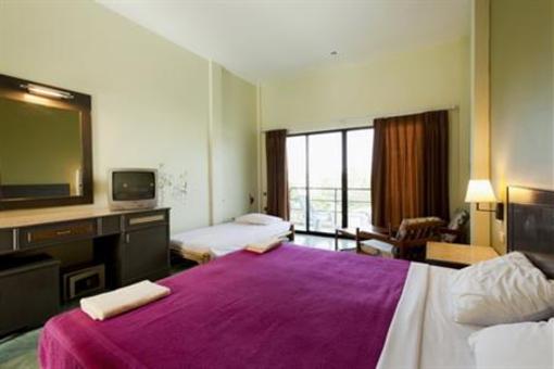 фото отеля Baan Nitra Guesthouse Patong