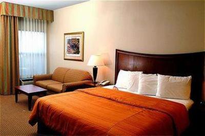 фото отеля AmericInn Hotel & Suites Indianapolis Northeast Fishers