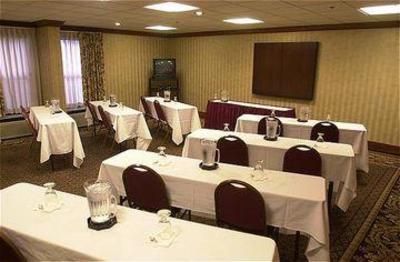 фото отеля AmericInn Hotel & Suites Indianapolis Northeast Fishers