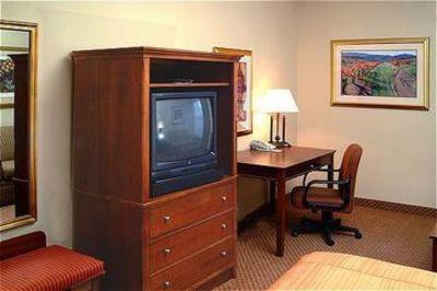 фото отеля AmericInn Hotel & Suites Indianapolis Northeast Fishers