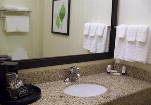 фото отеля Fairfield Inn & Suites Strasburg