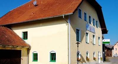 фото отеля Schloss Pension Ering am Inn
