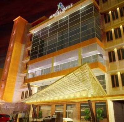 фото отеля Aerotel Smile Makassar