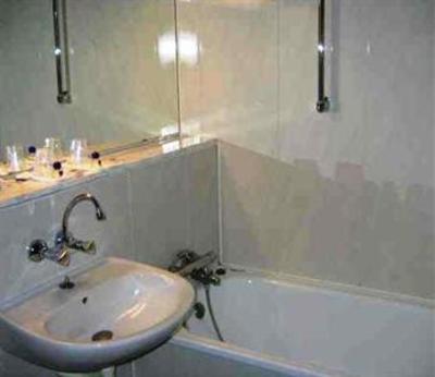 фото отеля Brit Hotel Vallee du Lot