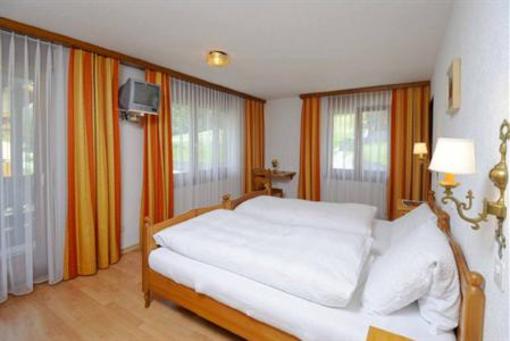 фото отеля Hotel zum Frävler St. Niklaus