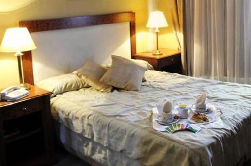 фото отеля Hotel Yaguaron