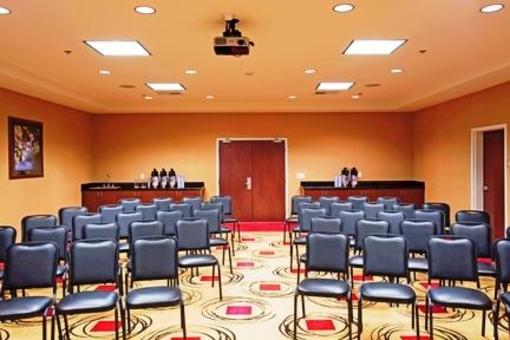 фото отеля Holiday Inn Express Hotel & Suites Reno