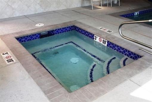 фото отеля Holiday Inn Express Hotel & Suites Reno