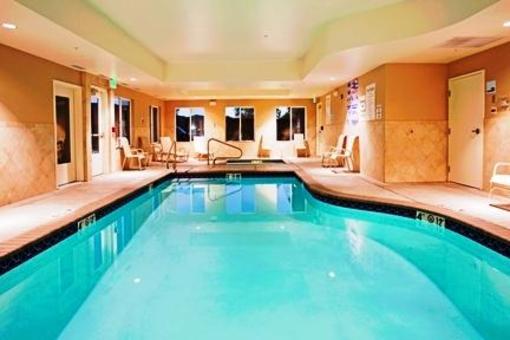 фото отеля Holiday Inn Express Hotel & Suites Reno