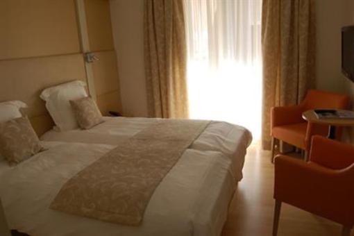 фото отеля Hotel St.Yves