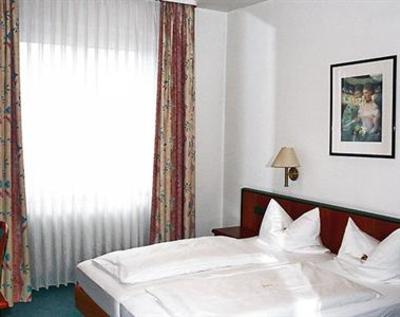 фото отеля Hotel Brossler Stockstadt am Main