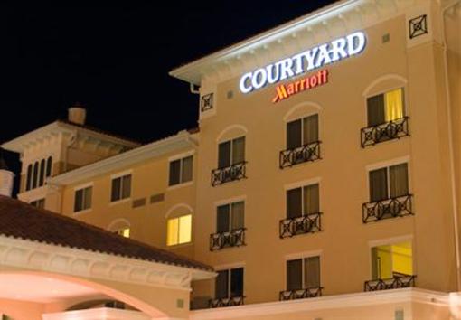 фото отеля Courtyard by Marriott Fort Myers - Gulf Coast Town Center
