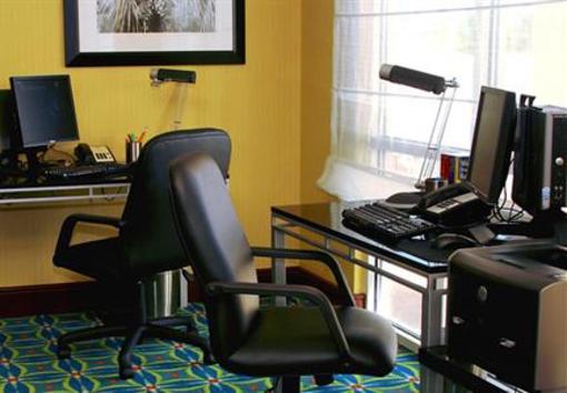 фото отеля Courtyard by Marriott Fort Myers - Gulf Coast Town Center