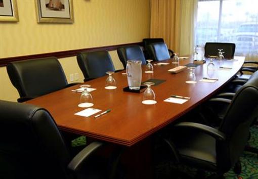 фото отеля Courtyard by Marriott Fort Myers - Gulf Coast Town Center