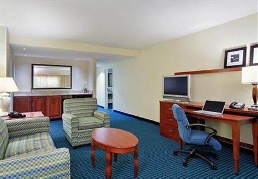 фото отеля Courtyard by Marriott Fort Myers - Gulf Coast Town Center