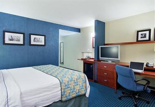 фото отеля Courtyard by Marriott Fort Myers - Gulf Coast Town Center