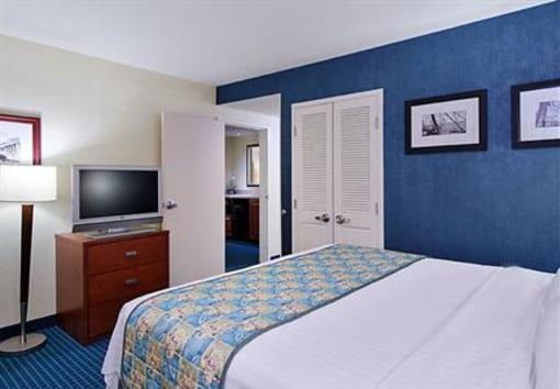 фото отеля Courtyard by Marriott Fort Myers - Gulf Coast Town Center