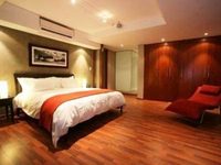 Circa on the Square Hotel