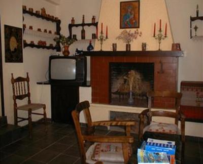 фото отеля Kri-Kri Village Holiday Apartments